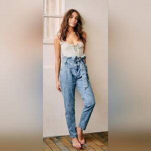 Sézane Austin Paperbag Waist Acid Wash Jeans with Tie Belt